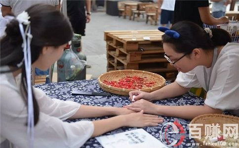 分享一個適合女性創業的項目-美甲店項目新玩法